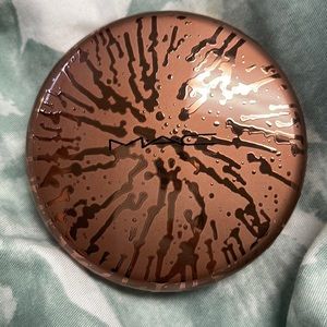 Mac Totally Taupeless Bronzer